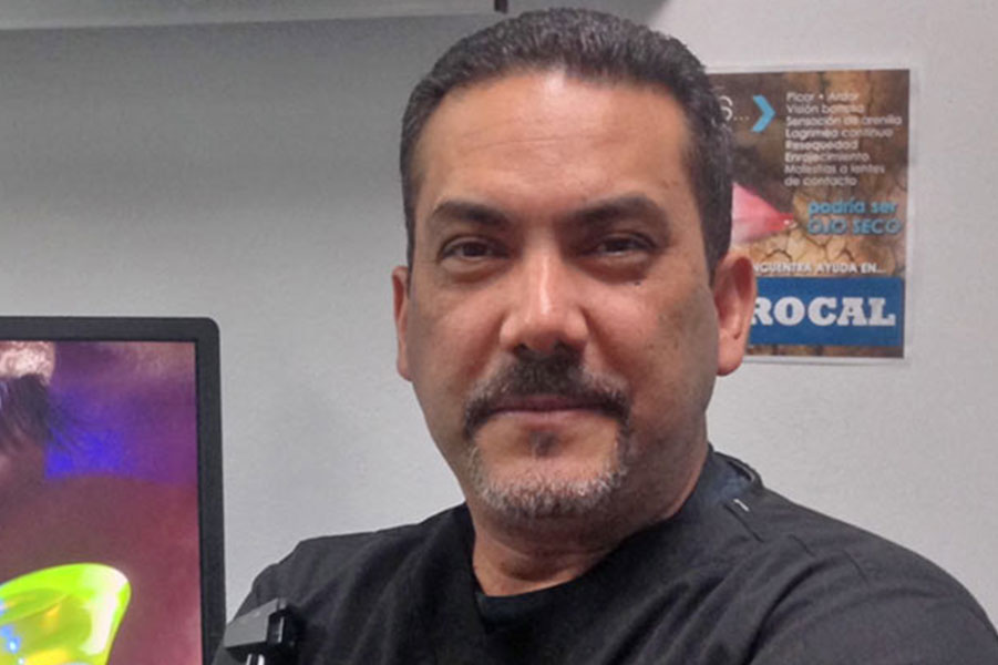 El Dr. Edgar Dávila-García, OD, FIACLE, FSLS, NCLE-AC organizó un programa educativo de dos partes centrado en materiales rígidos permeables a los gases utilizados en el diseño de contactos especiales como lentes corneales, esclerales y orto-k.