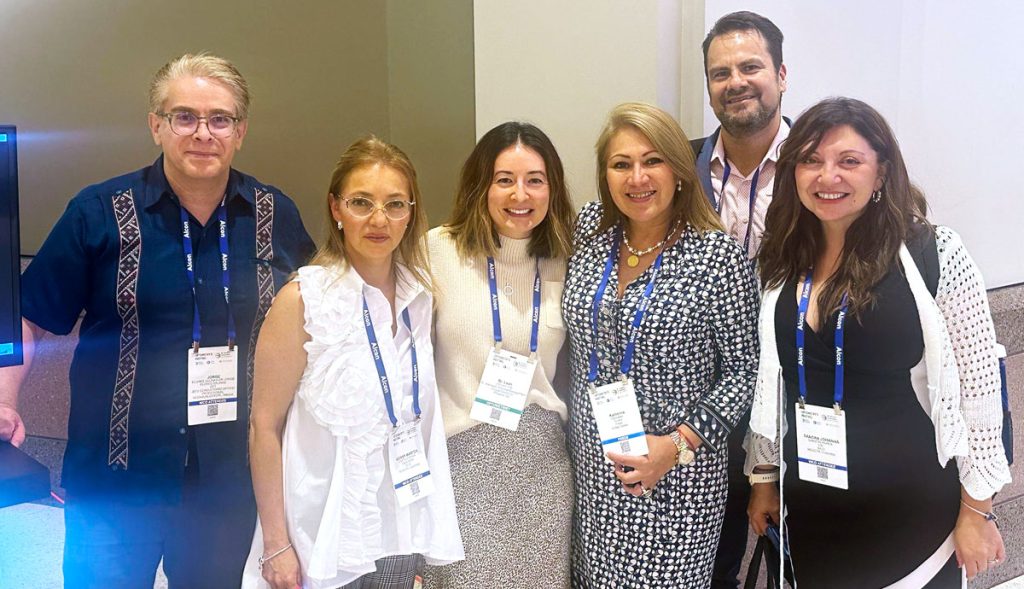 Nuestra editora clínica de la Revista 20/20, Dra. Katherine González, está compartiendo conocimientos, conectando con expertos y llevando la optometría latina al plano internacional.