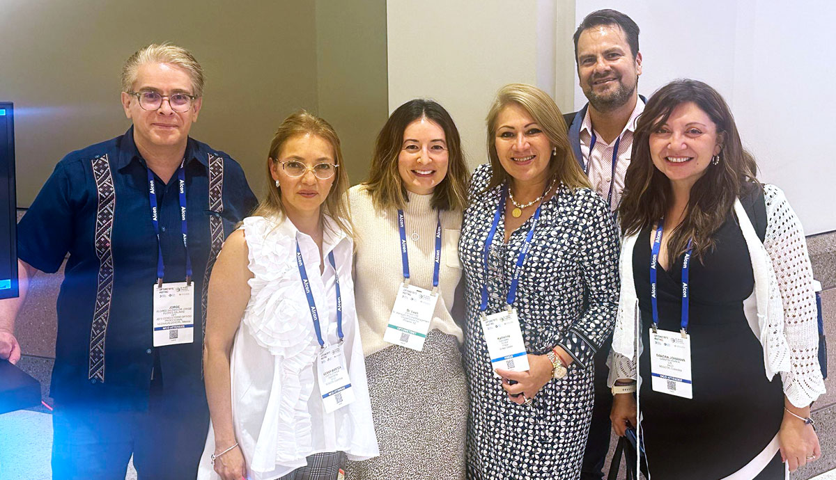 Nuestra editora clínica de la Revista 20/20, Dra. Katherine González, está compartiendo conocimientos, conectando con expertos y llevando la optometría latina al plano internacional.